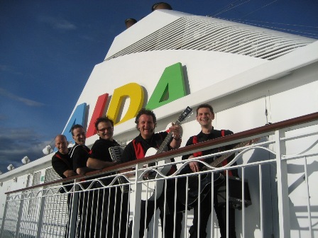 MODERN WALKING  AIDA