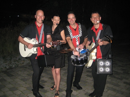 MODERN WALKING  mit Sngerin Katja Liebing